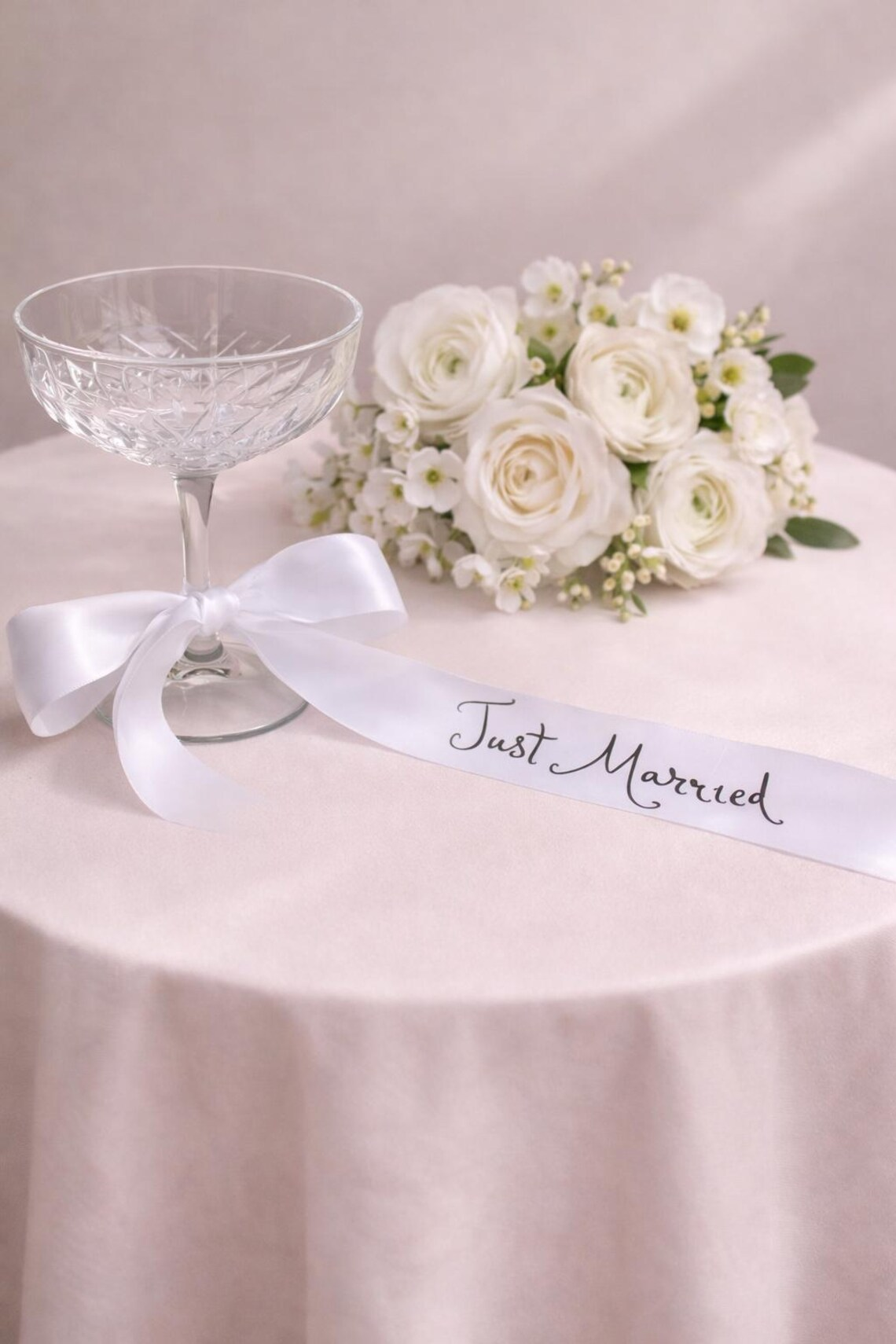 5pcs Just Married Satin Ribbon - đánh giá và giá Champagne Tower Set